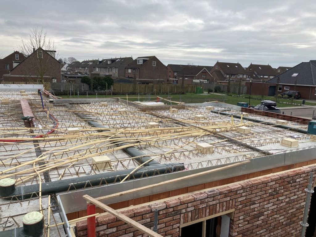 Breedplaatvloer met wapening van een vrijstaande woning in Kruiningen